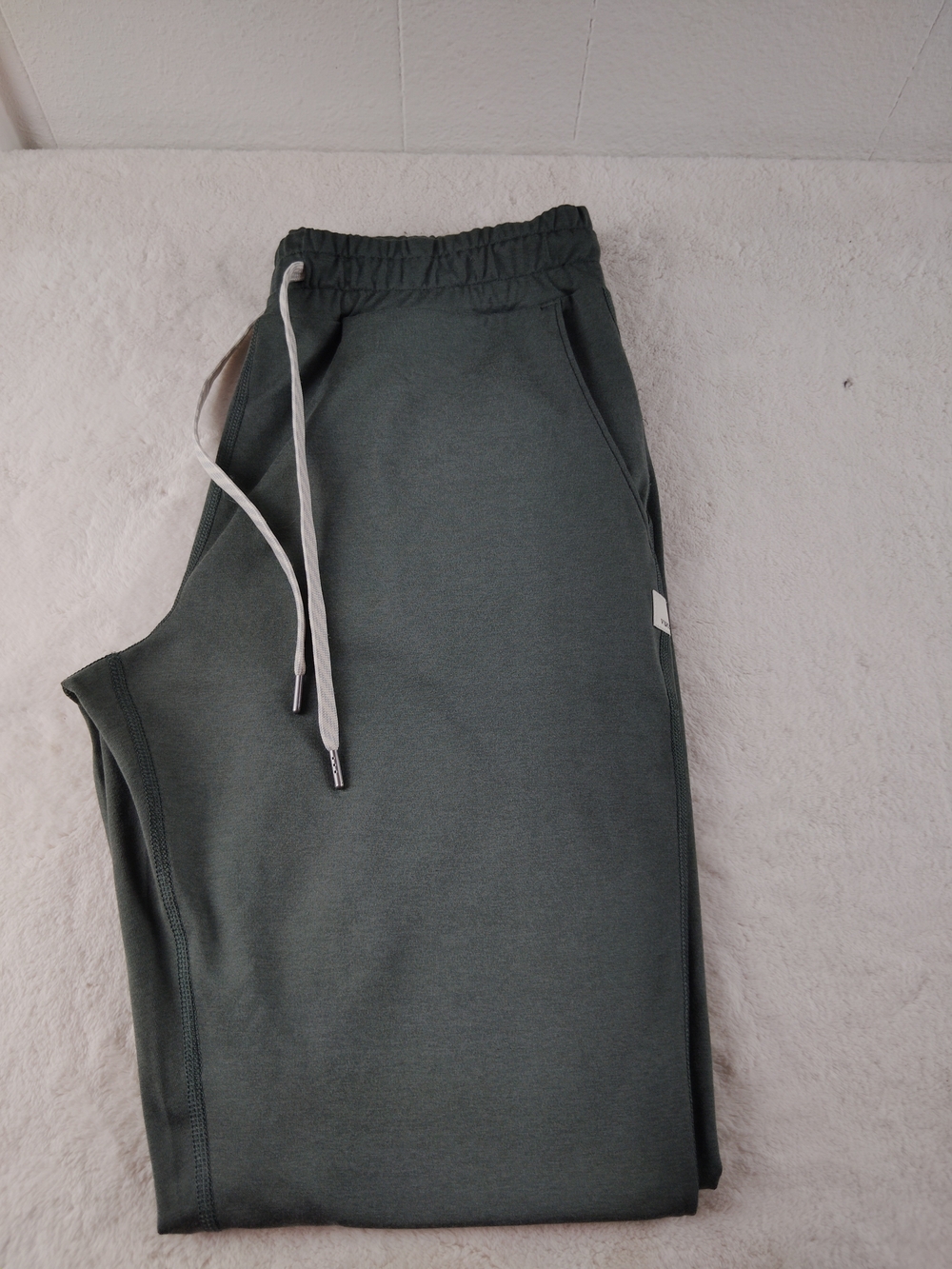 Vuori  Women's Performance Joggers Heathered  Green 25" Sz Xs